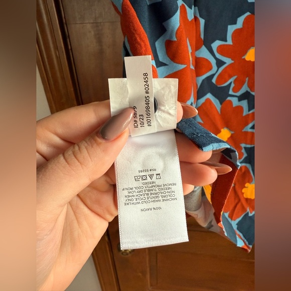 Express Men’s Graphic Floral Button Down Short Sleeve Shirt - Picture 6 of 6